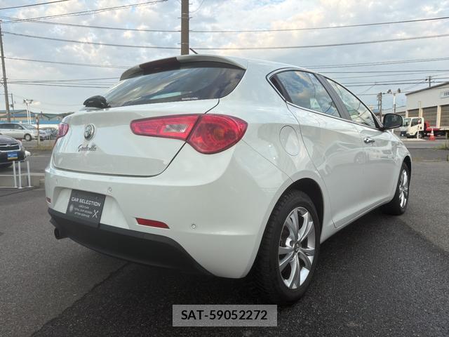 ALFA ROMEO GIULIETTA 2012-04 8653141-4