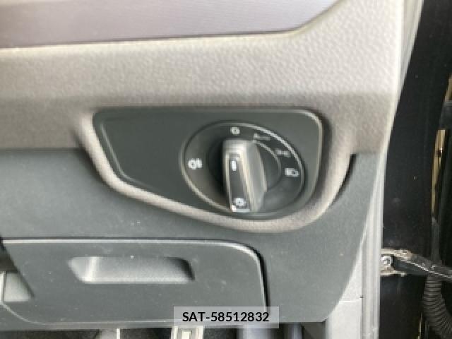 VolksWagen GOLF TOURAN 2017-03 8647063-4