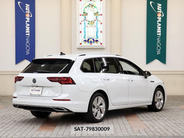 VolksWagen GOLF VARIANT 2021-10 8647912-1