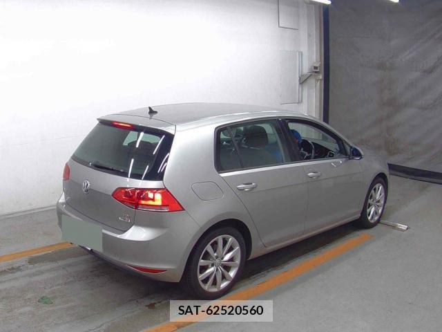 VolksWagen GOLF 2015-11 8647012-1