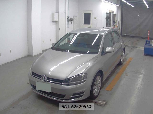 VolksWagen GOLF 2015-11 8647012-4