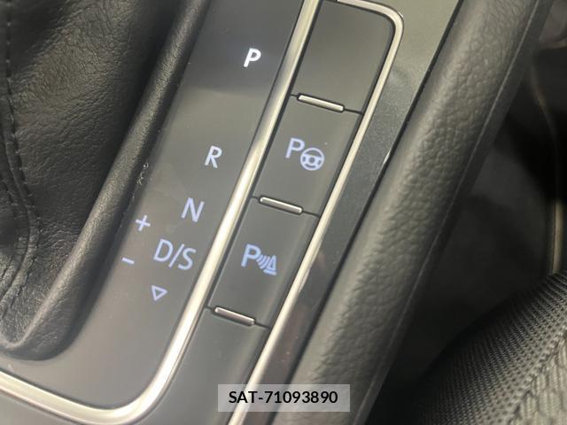 VolksWagen GOLF 2019-09 8647913-14
