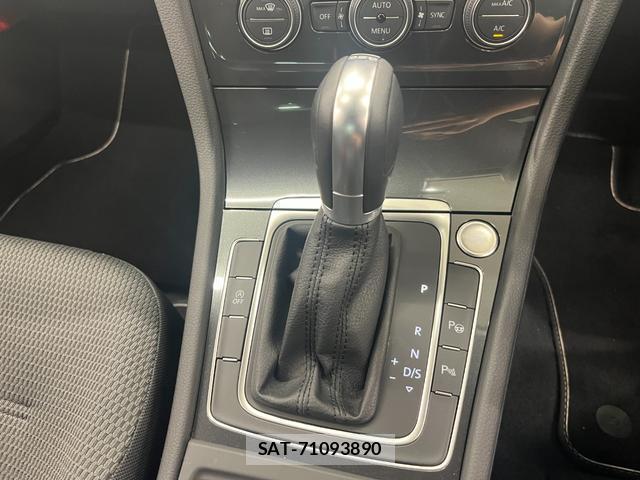 VolksWagen GOLF 2019-09 8647913-16