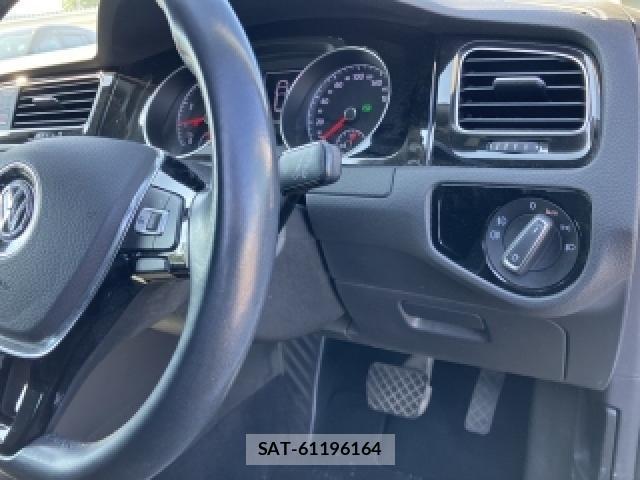 VolksWagen GOLF 2015-10 8649024-3