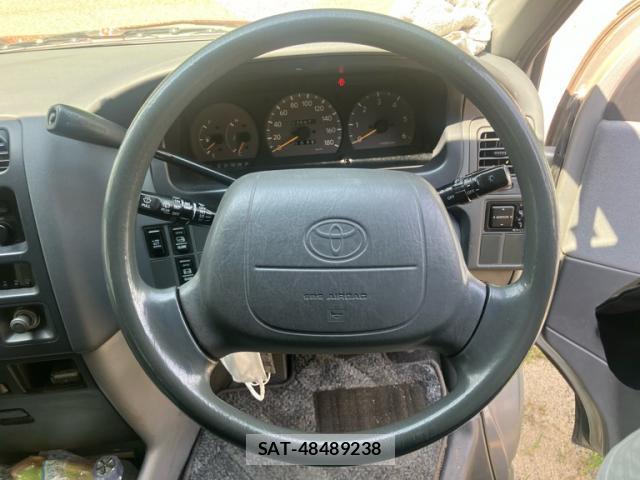 Toyota GRANVIA 1997-09 8649329-11