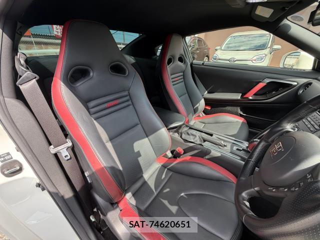 Nissan GT-R 2012-05 8651545-15