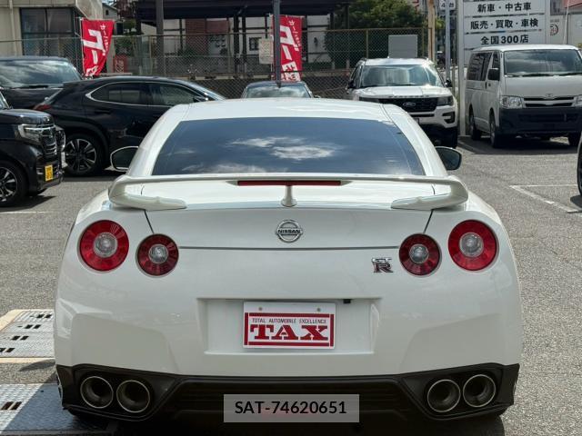 Nissan GT-R 2012-05 8651545-18