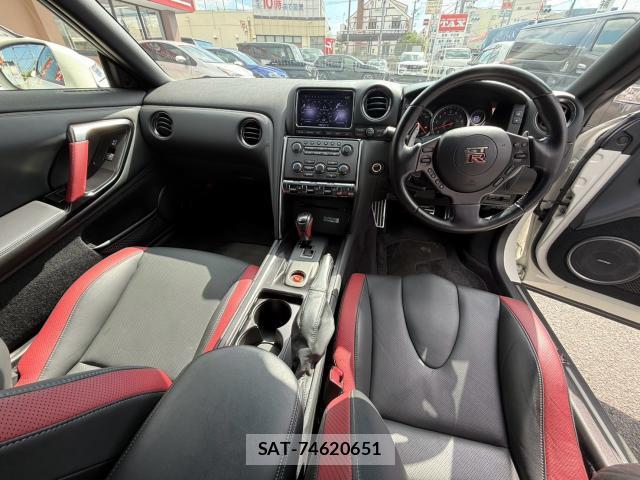 Nissan GT-R 2012-05 8651545-2