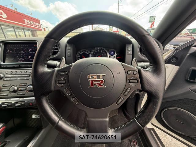 Nissan GT-R 2012-05 8651545-3