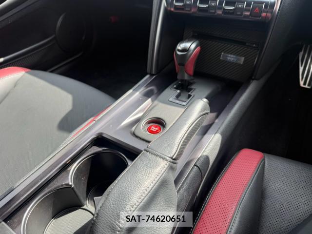Nissan GT-R 2012-05 8651545-8