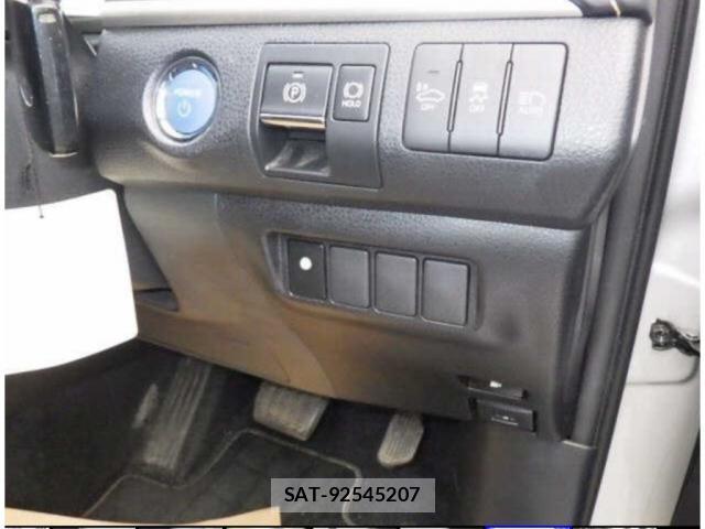 Toyota HARRIER HYBRID 2018-04 8649295-3