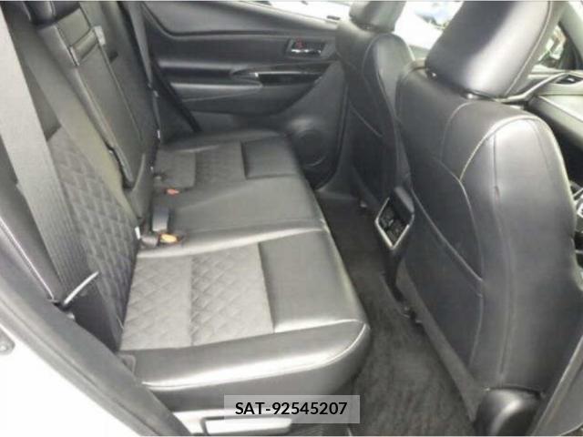 Toyota HARRIER HYBRID 2018-04 8649295-6