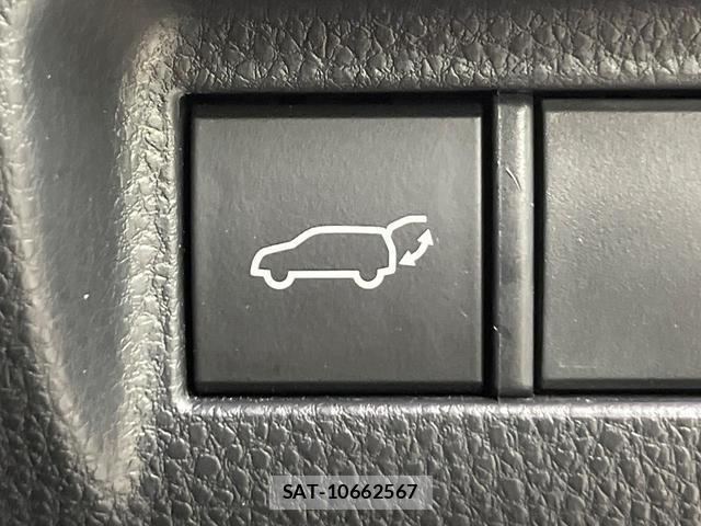 Toyota HARRIER HYBRID 2023-06 8651538-5