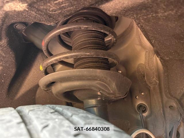 Toyota HARRIER 2023-08 8646786-18