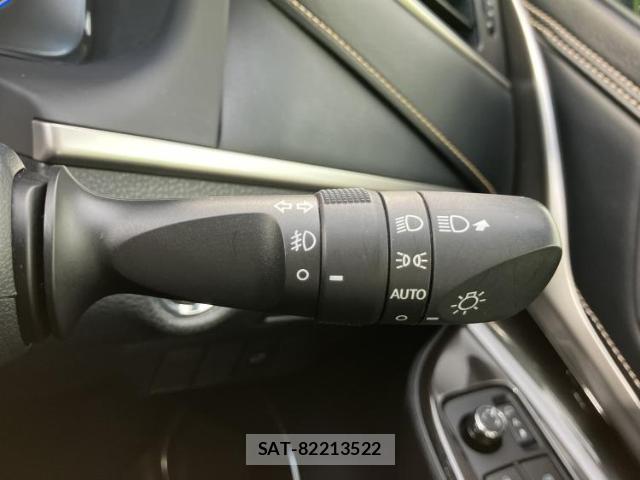 Toyota HARRIER 2017-11 8646897-16