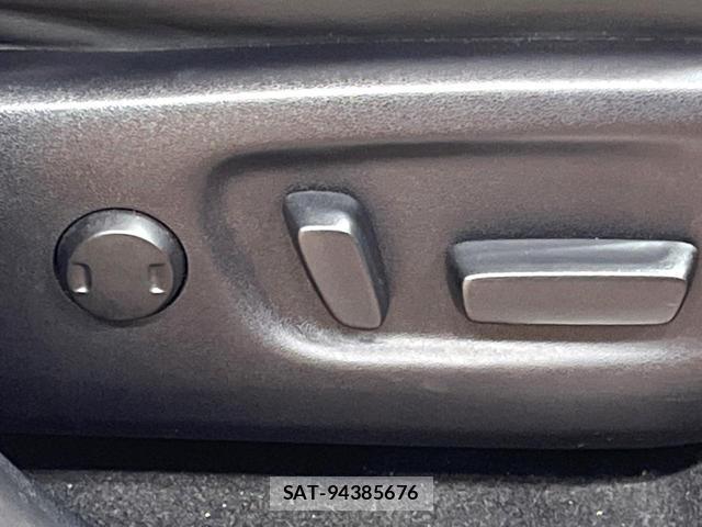 Toyota HARRIER 2017-02 8647321-4