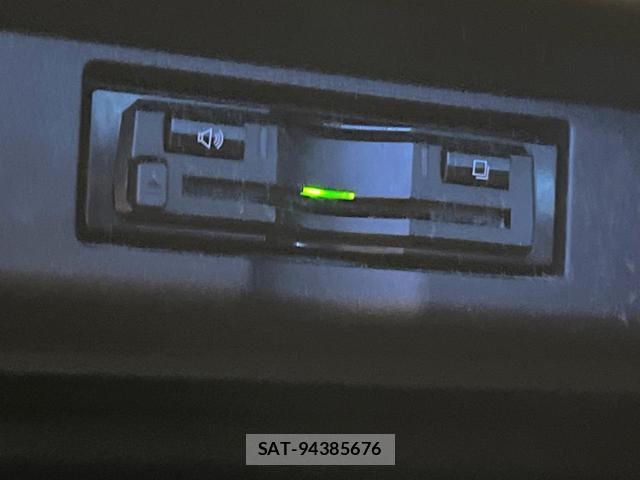 Toyota HARRIER 2017-02 8647321-5