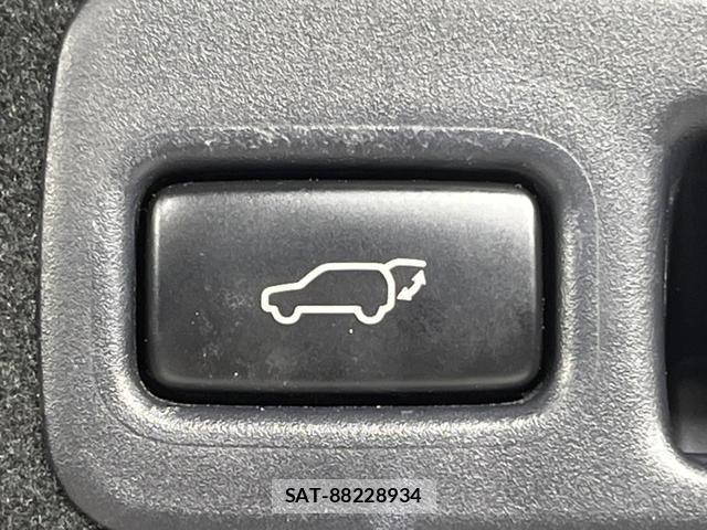 Toyota HARRIER 2018-07 8647923-7
