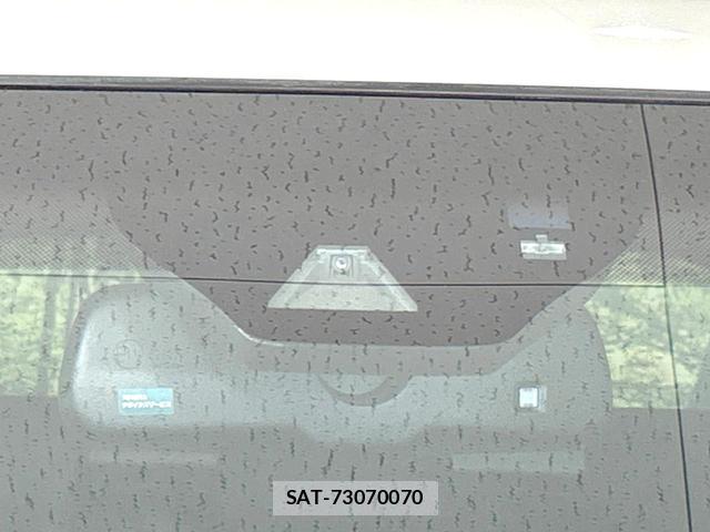 Toyota HARRIER 2017-05 8649537-1