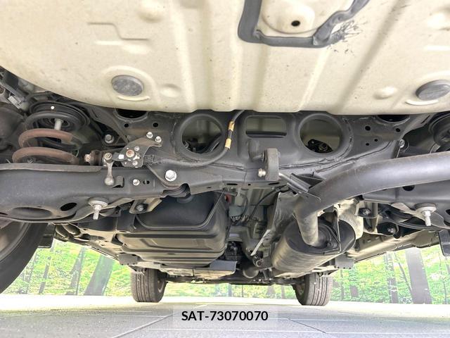 Toyota HARRIER 2017-05 8649537-18