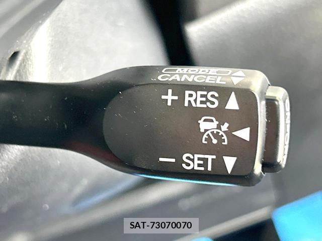 Toyota HARRIER 2017-05 8649537-5