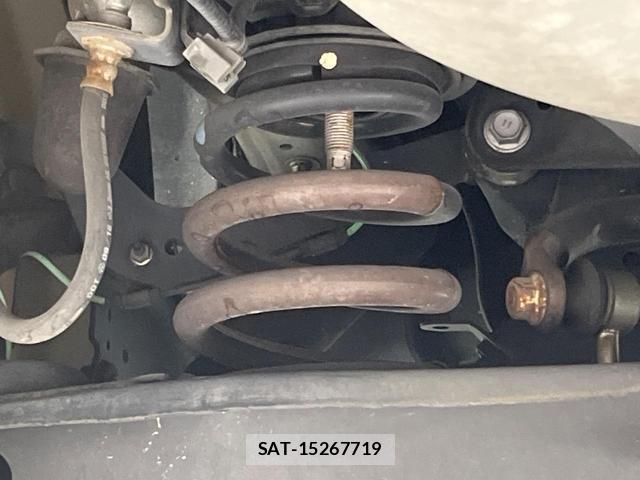 Toyota HARRIER 2016-09 8652977-19
