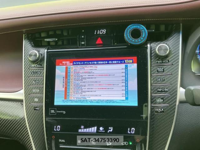 Toyota HARRIER 2017-04 8653775-12