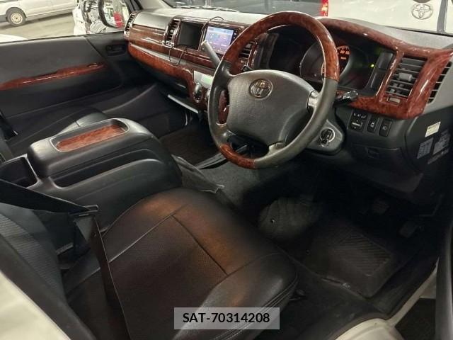 Toyota HIACE COMMUTER 2012-11 8647364-3