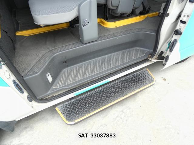Toyota HIACE VAN 2006-03 8646992-11