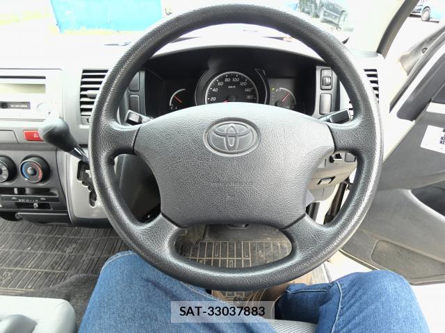 Toyota HIACE VAN 2006-03 8646992-17