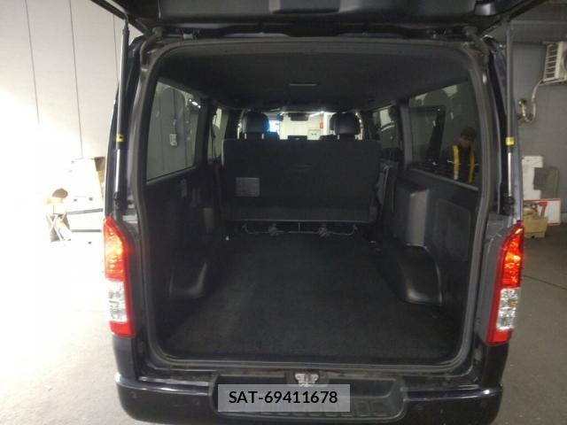 Toyota HIACE VAN 2021-11 8647158-3