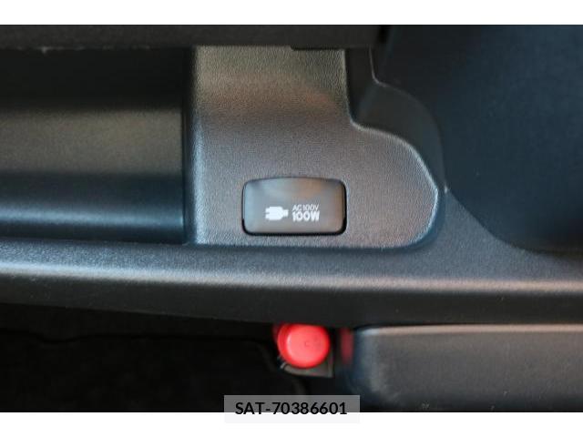 Toyota HIACE VAN 2026-01 8647224-11