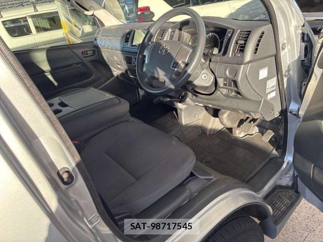 Toyota HIACE VAN 2019-06 8647356-3