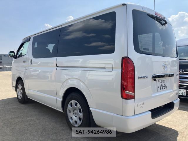 Toyota HIACE VAN 2018-04 8647357-11