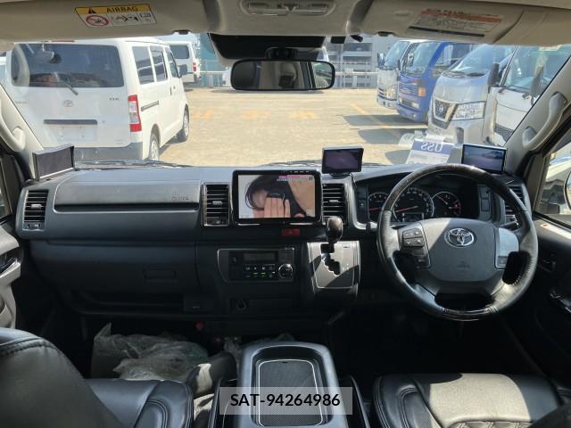 Toyota HIACE VAN 2018-04 8647357-7