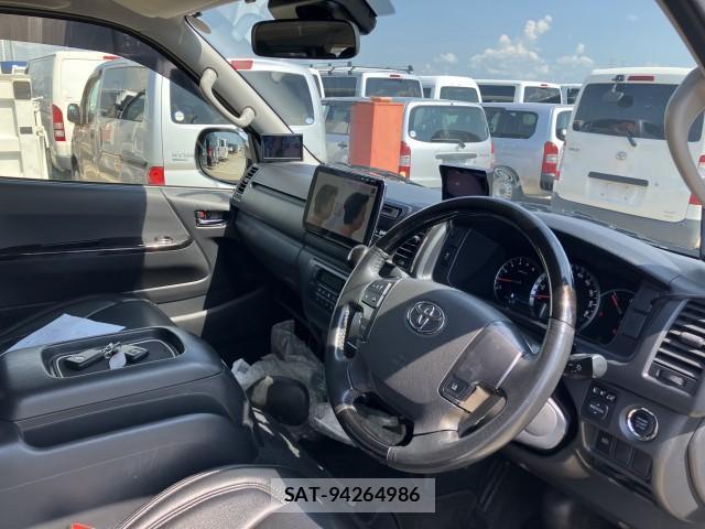 Toyota HIACE VAN 2018-04 8647357-8