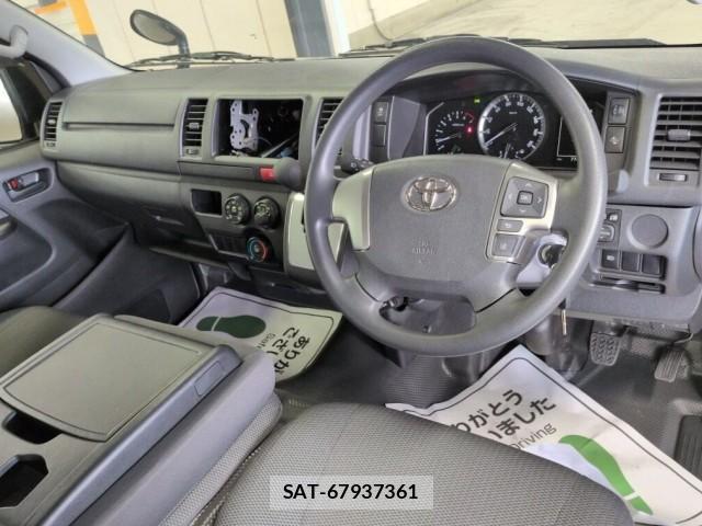 Toyota HIACE VAN 2026-02 8647366-3