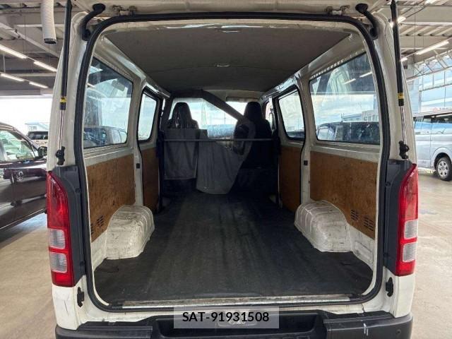 Toyota HIACE VAN 2020-08 8647369-2