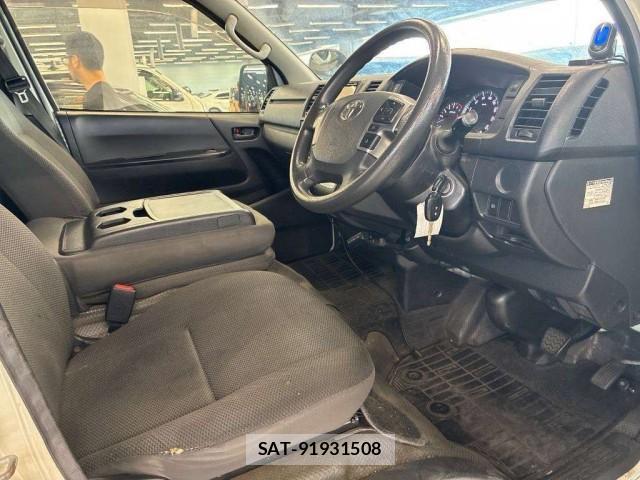 Toyota HIACE VAN 2020-08 8647369-3
