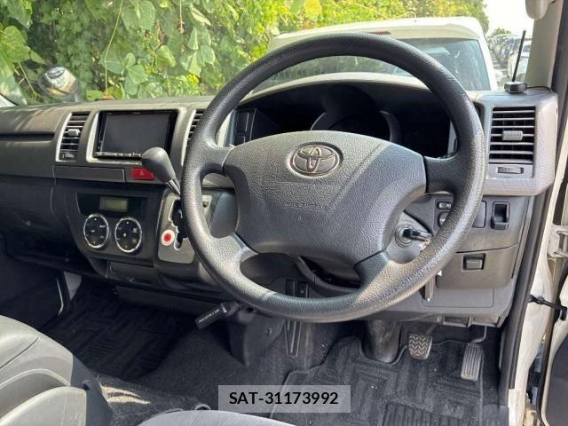 Toyota HIACE VAN 2011-06 8647371-3