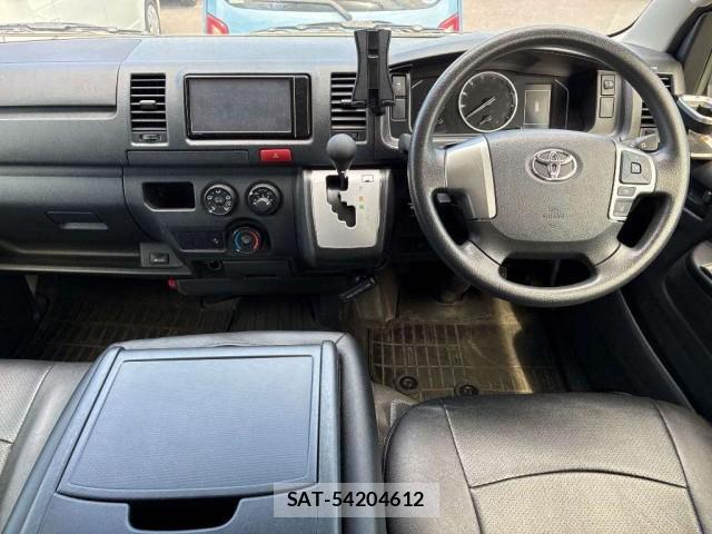 Toyota HIACE VAN 2021-08 8647380-3