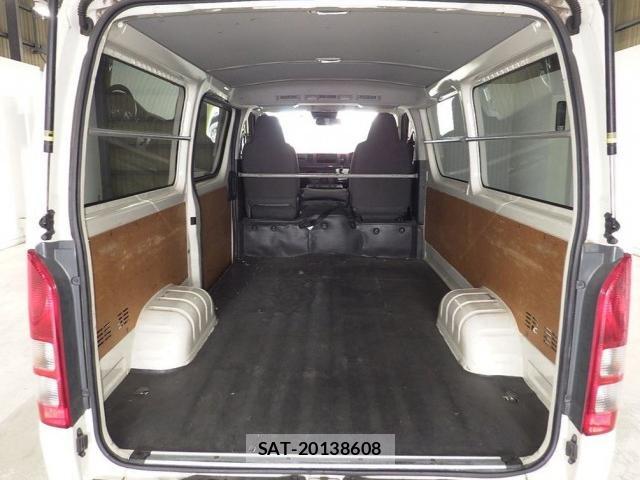 Toyota HIACE VAN 2019-06 8647390-2