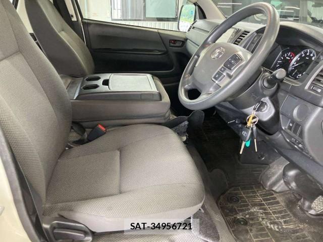 Toyota HIACE VAN 2021-08 8647393-3
