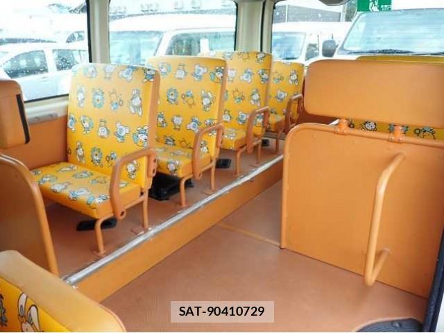 Toyota HIACE VAN 2018-03 8647397-2