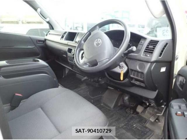 Toyota HIACE VAN 2018-03 8647397-3