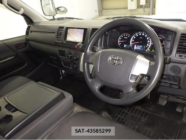 Toyota HIACE VAN 2018-07 8647399-3