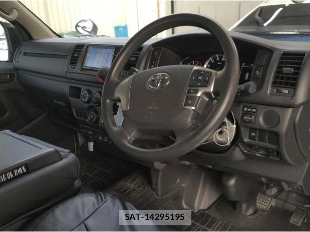 Toyota HIACE VAN 2022-11 8647407-3