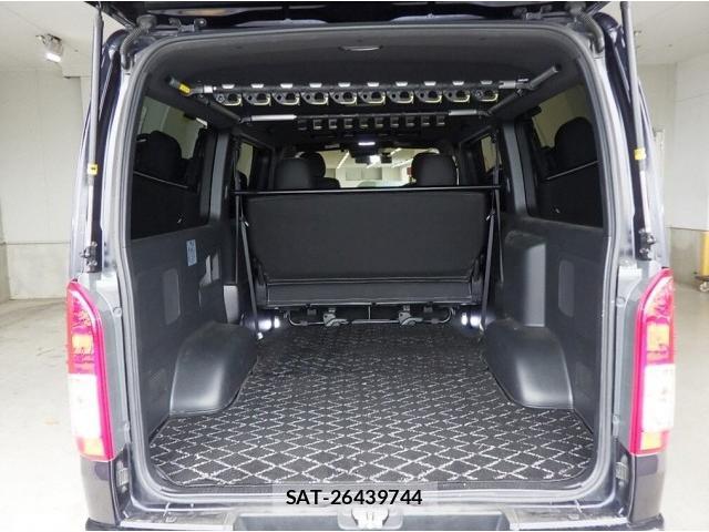 Toyota HIACE VAN 2019-08 8647408-2