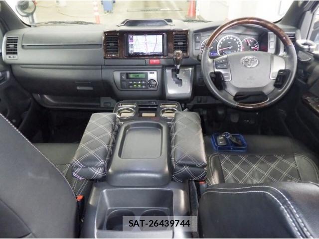 Toyota HIACE VAN 2019-08 8647408-3