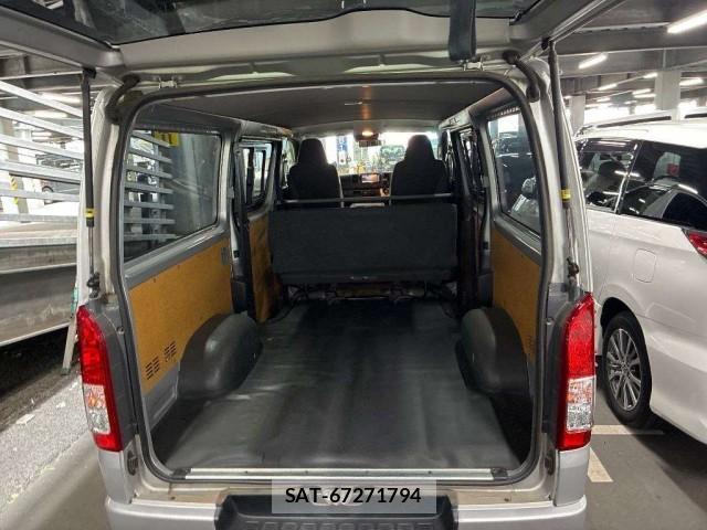 Toyota HIACE VAN 2019-03 8647413-2